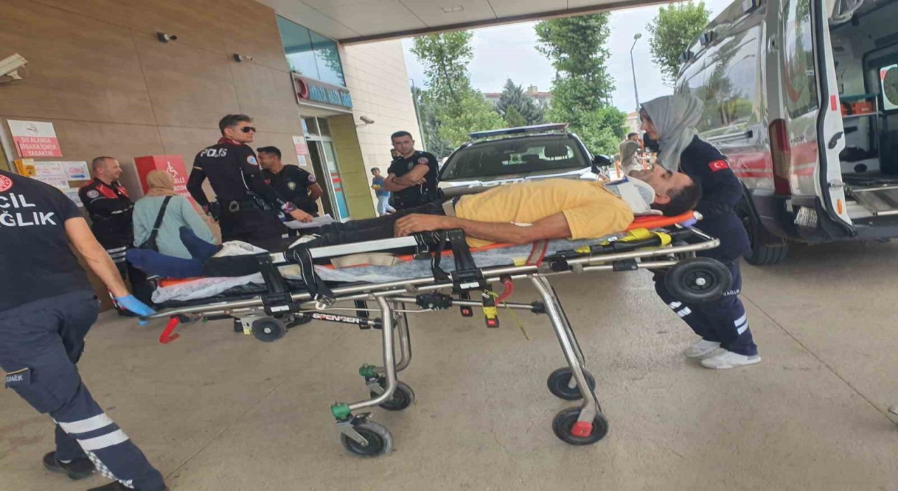 Kafa kafaya kaza: 6 yaralı