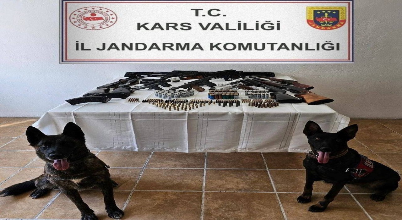 Kağızmanda çok sayıda silah ve mühimmat ele geçirildi