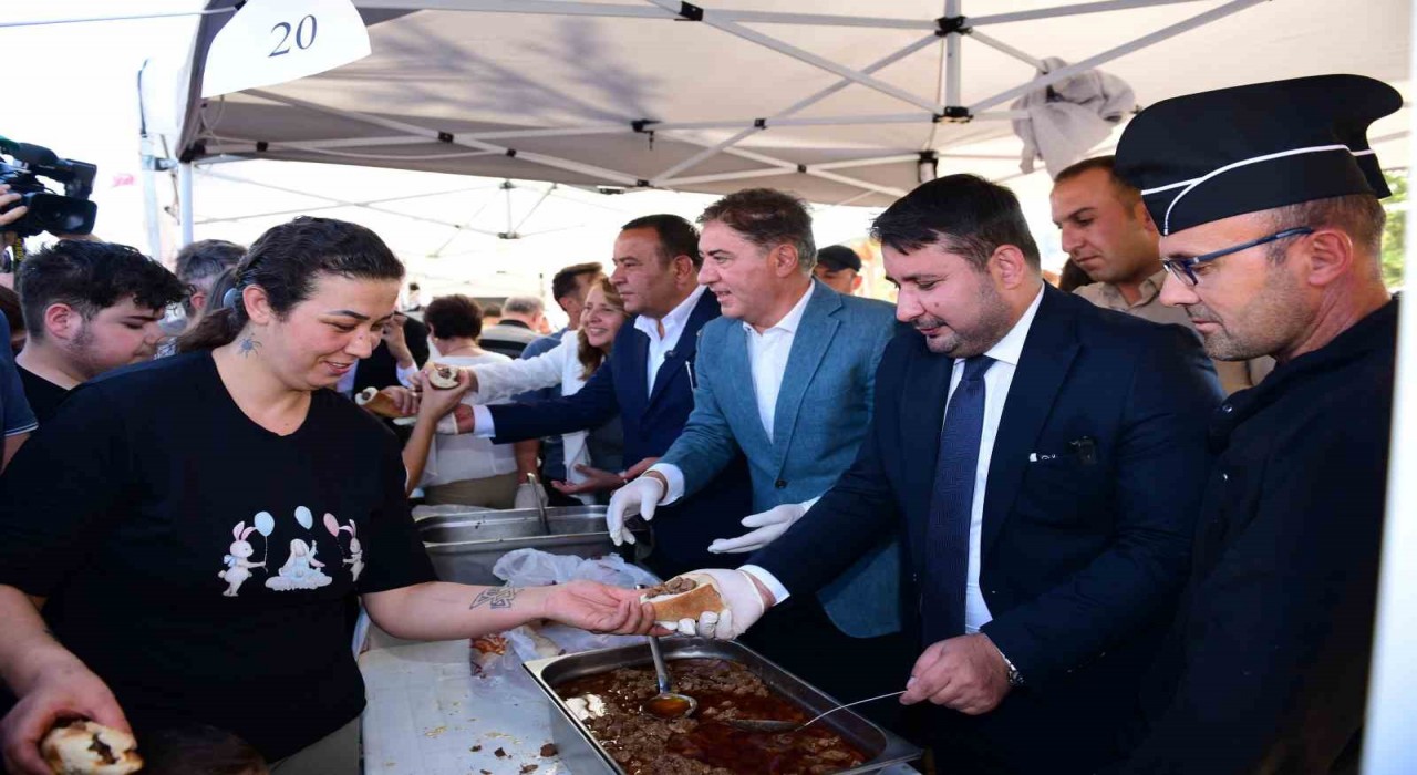 Kahramankazan Belediye Başkanı Çırpanoğlundan Emir Can İğreke kavun ikramı