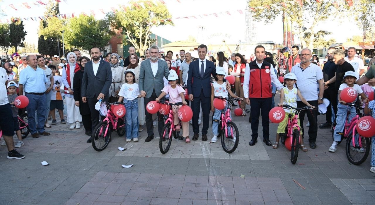 Kahramanmaraş’ta 170 Yetim Çocuğa “İlk Bisiklet” Hediyesi