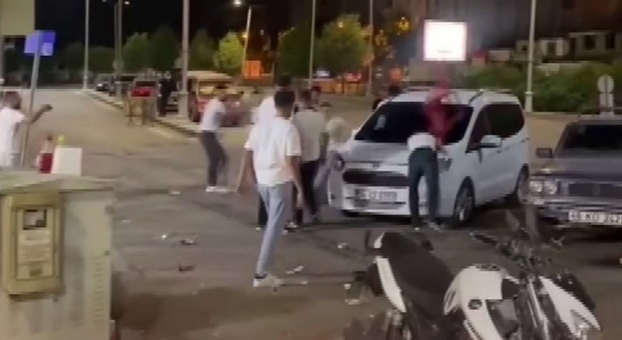 Kahramanmaraşta araca taşlı  saldırı