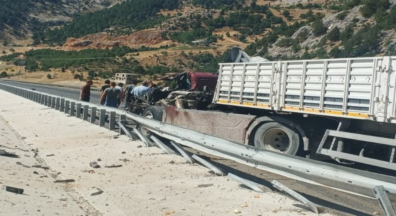 Kahramanmaraşta tır kazası: 1 ağır yaralı