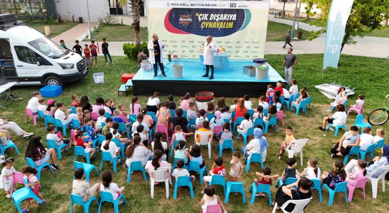 Kandırada çocuklar doyasıya eğlendi