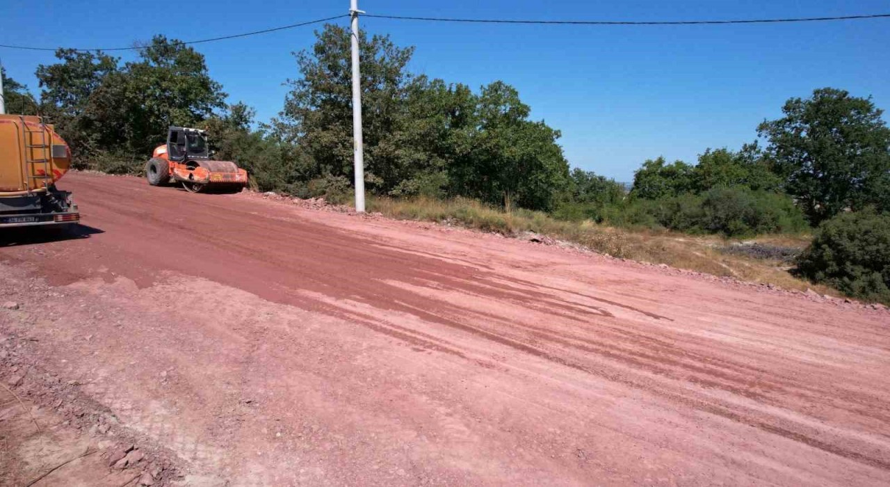 Kandıradaki grup yolları yenilenerek ulaşıma açıldı