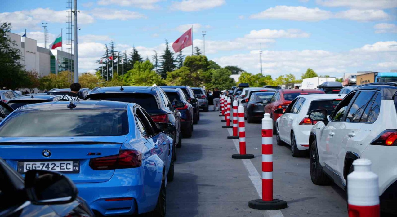 Kapıkulede dönüş yoğunluğu sürüyor