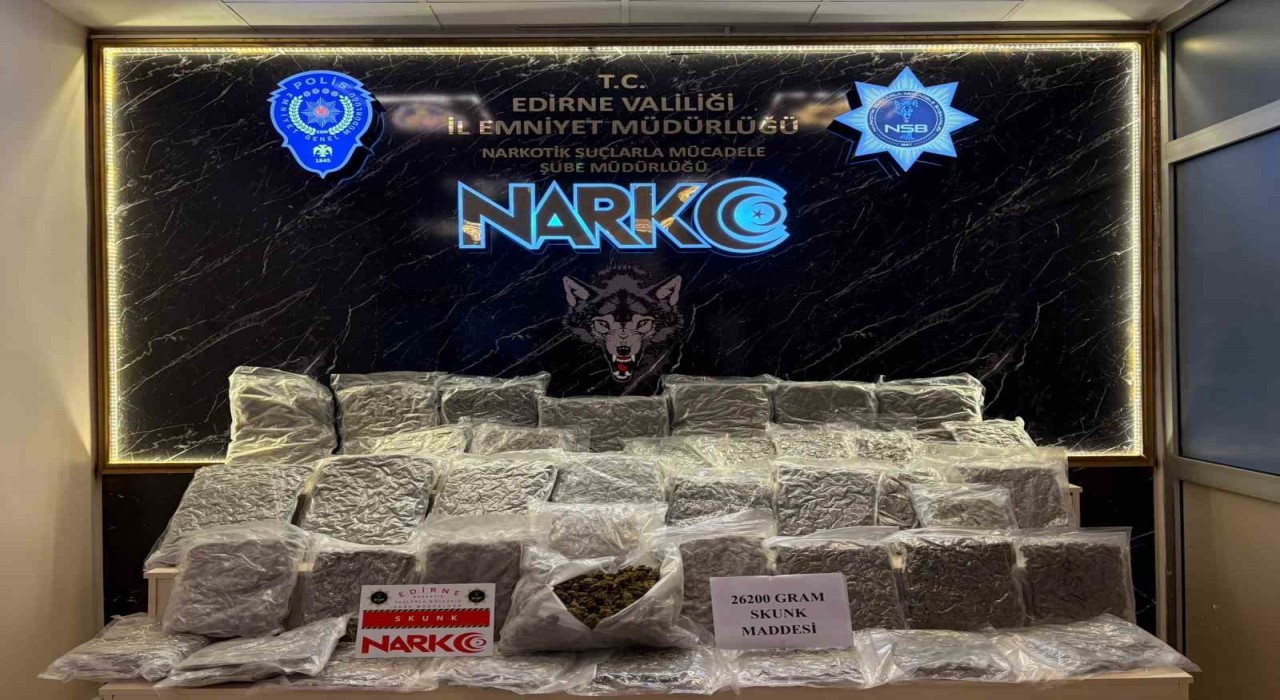 Kapıkulede uyuşturucu operasyonu: 26 kilo skunk ele geçirildi