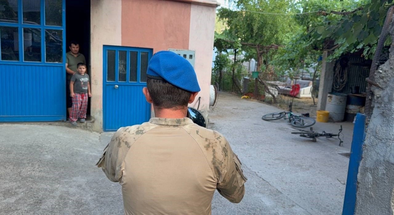 Karabükteki orman yangınına müdahale sürüyor: 80 haneli köy tahliye edildi