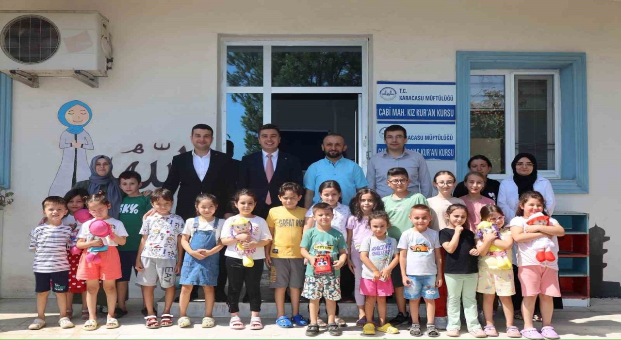 Karacasuda protokol üyeleri Yaz Kuran Kursu öğrencileri ile bir araya geldi