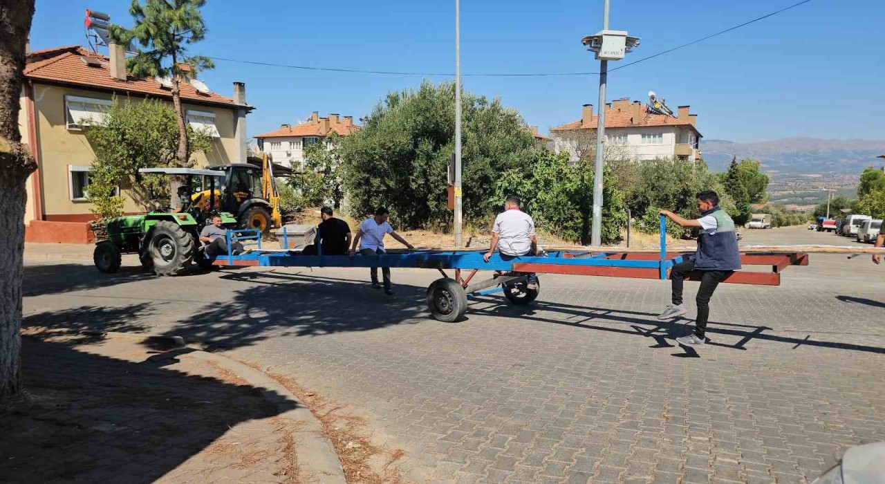 Karacasudaki festivalde 13 buçuk metrelik tahinli pide yapıldı