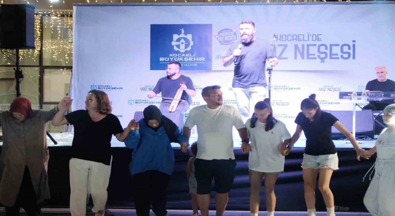 Karadeniz rüzgarı Milli İrade Meydanında esti