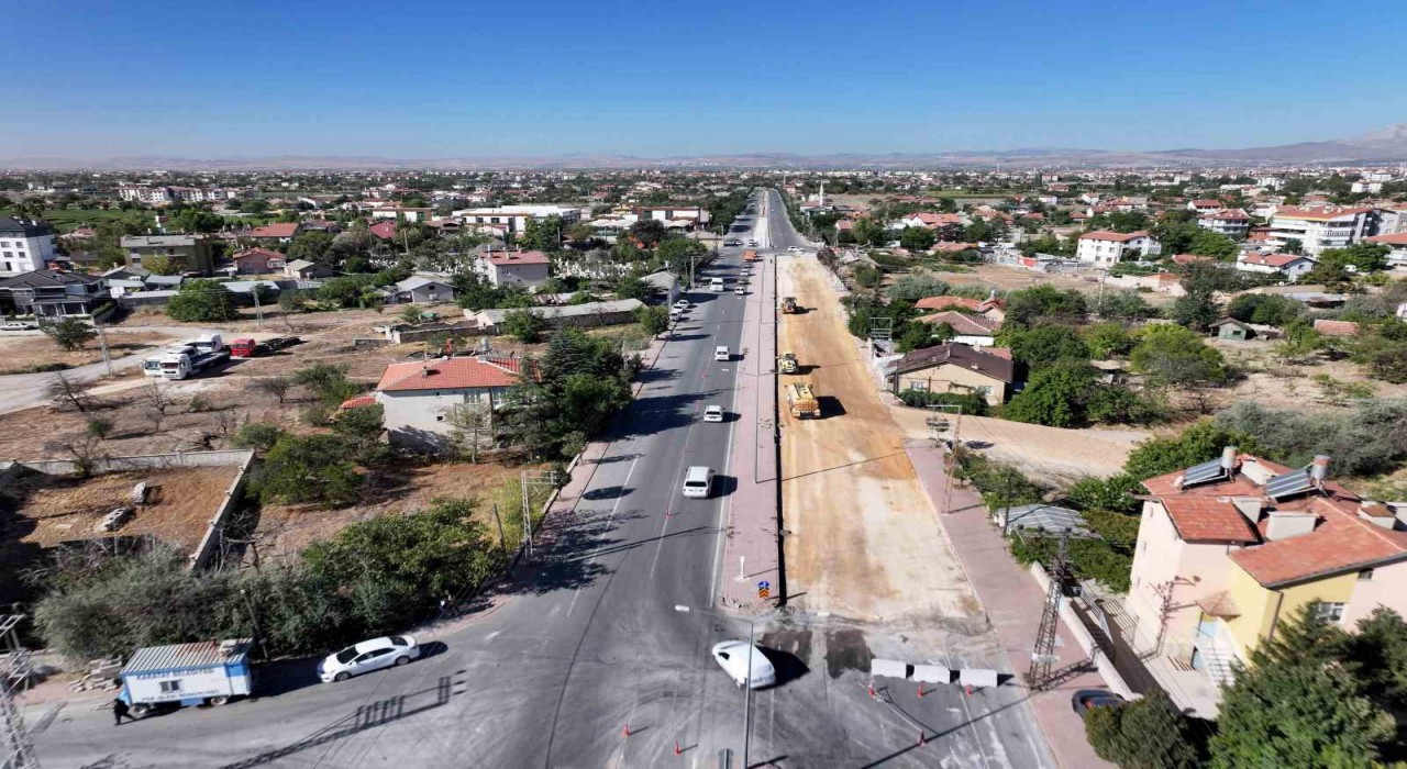 Karatayda asfalt seferberliği sürüyor