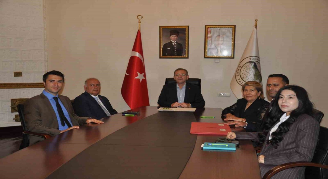 Karsta 2 derneğe destek