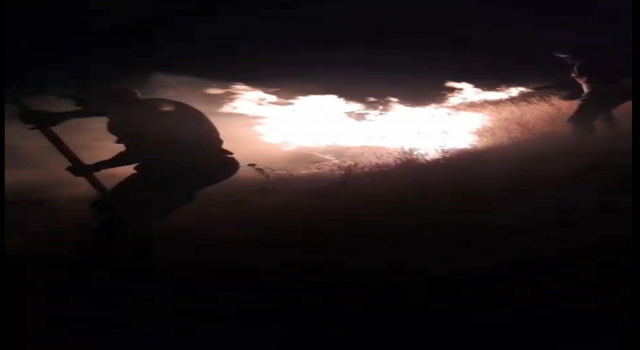 Karsta anız yangını söndürüldü