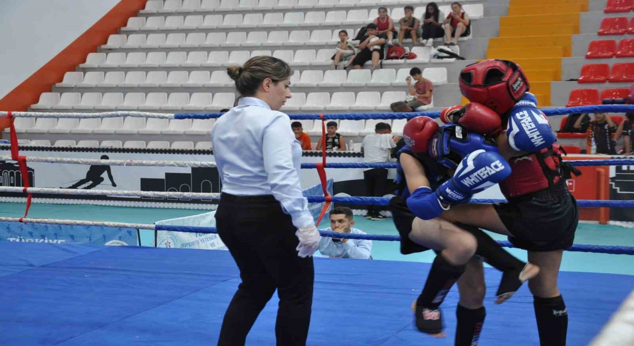 Karsta Çocuklar Türkiye Muaythai Şampiyonası nefes kesiyor