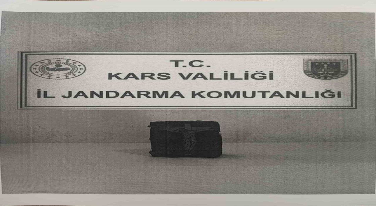 Karsta tarihi eseri jandarmaya satmaya çalışan 1 kişi suçüstü yakalandı