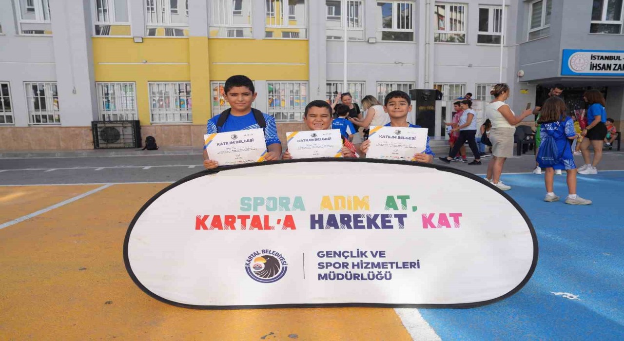 Kartal Belediyesi Yaz Spor Okulunda 300 öğrenci sertifikalarını aldı
