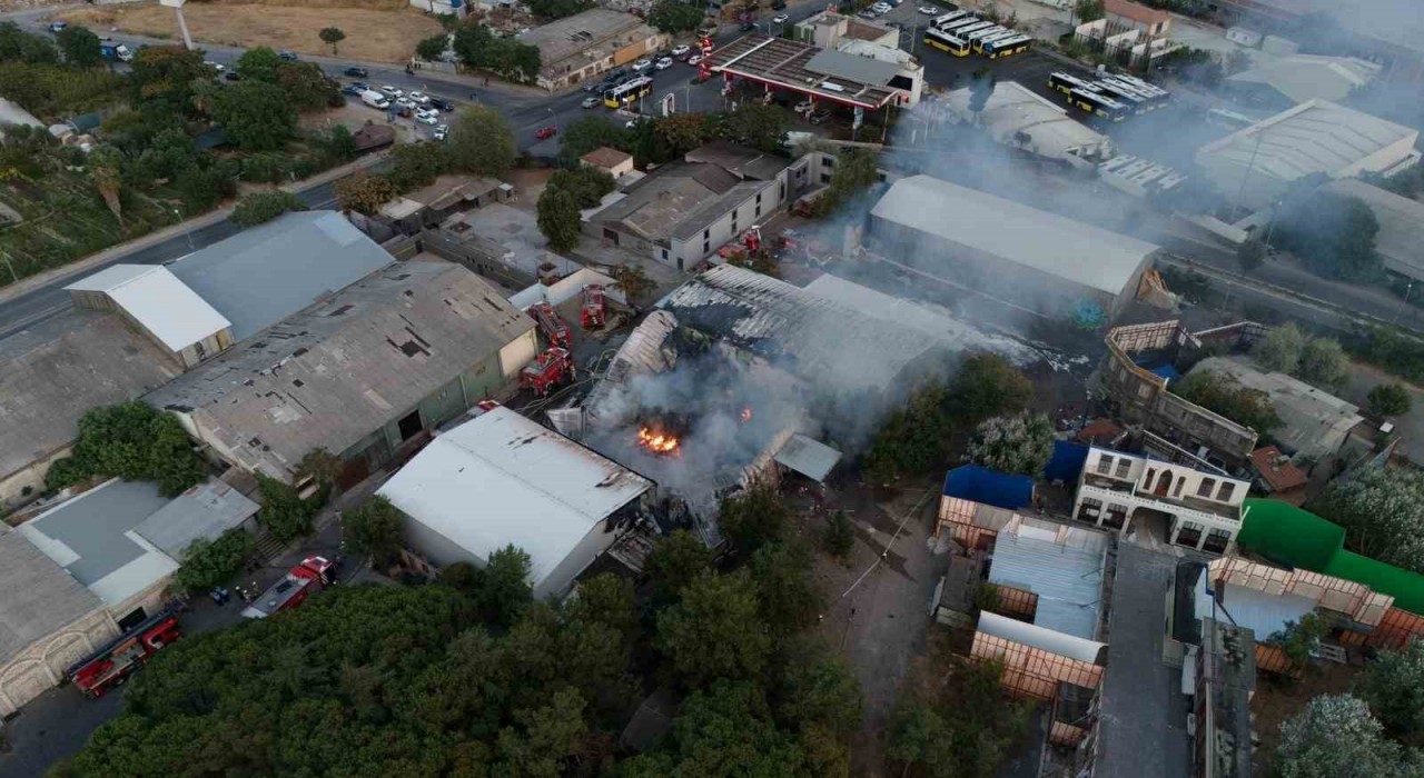 Kartalda film platosunda yangın