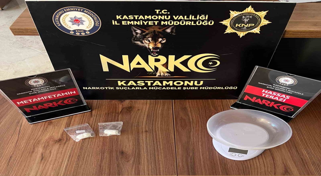 Kastamonuda uyuşturucuyla yakalanan 2 şüpheli tutuklandı