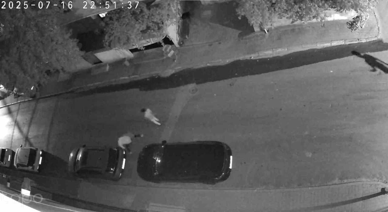 Kavga eden genç sinirini arabadan çıkardı