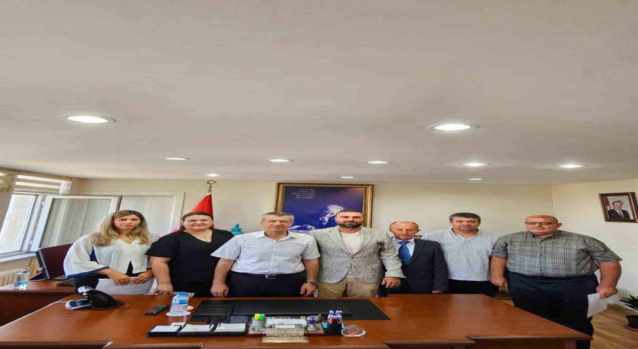 Kaymakam Orhan başarılı personeli ödüllendirdi