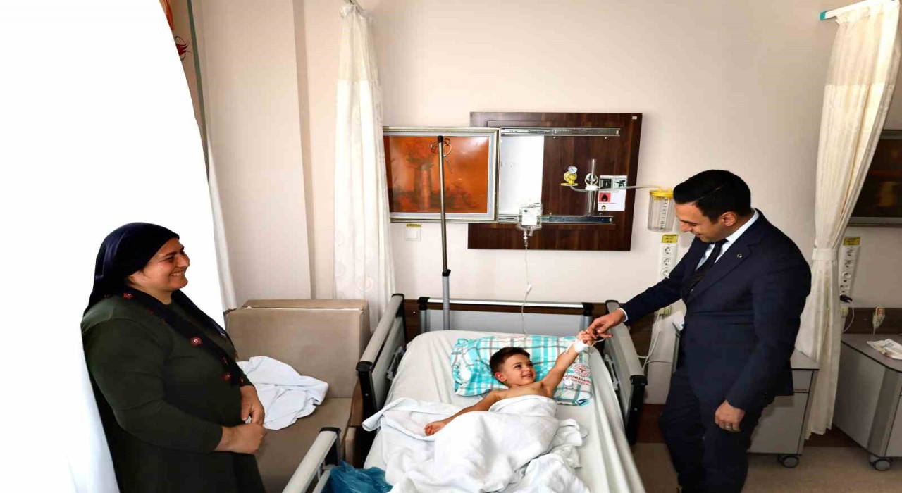 Kaymakam Uğuzdan hastane ziyareti