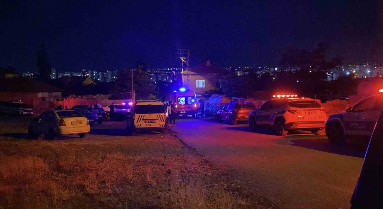 Kayseride düğünde taşlı sopalı bıçaklı kavga: 2si ağır 3 yaralı