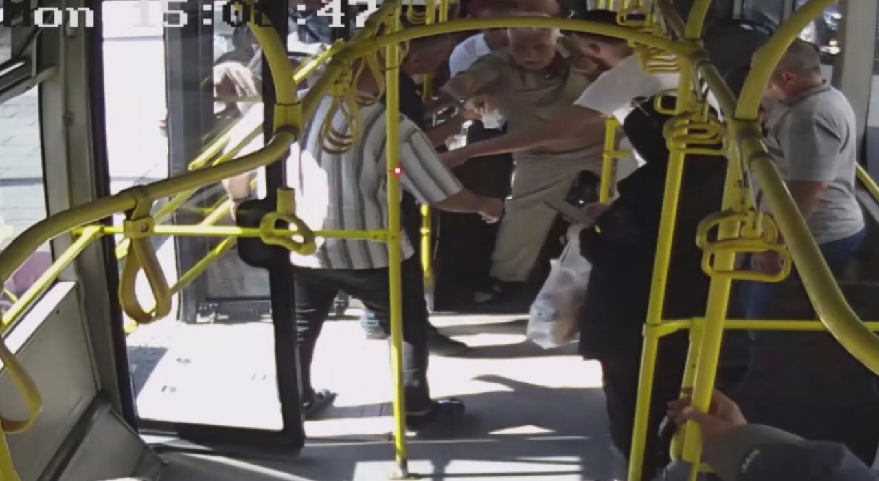 Kayseride otobüs şoförü fenalaşan yolcuyu hastaneye yetiştirdi