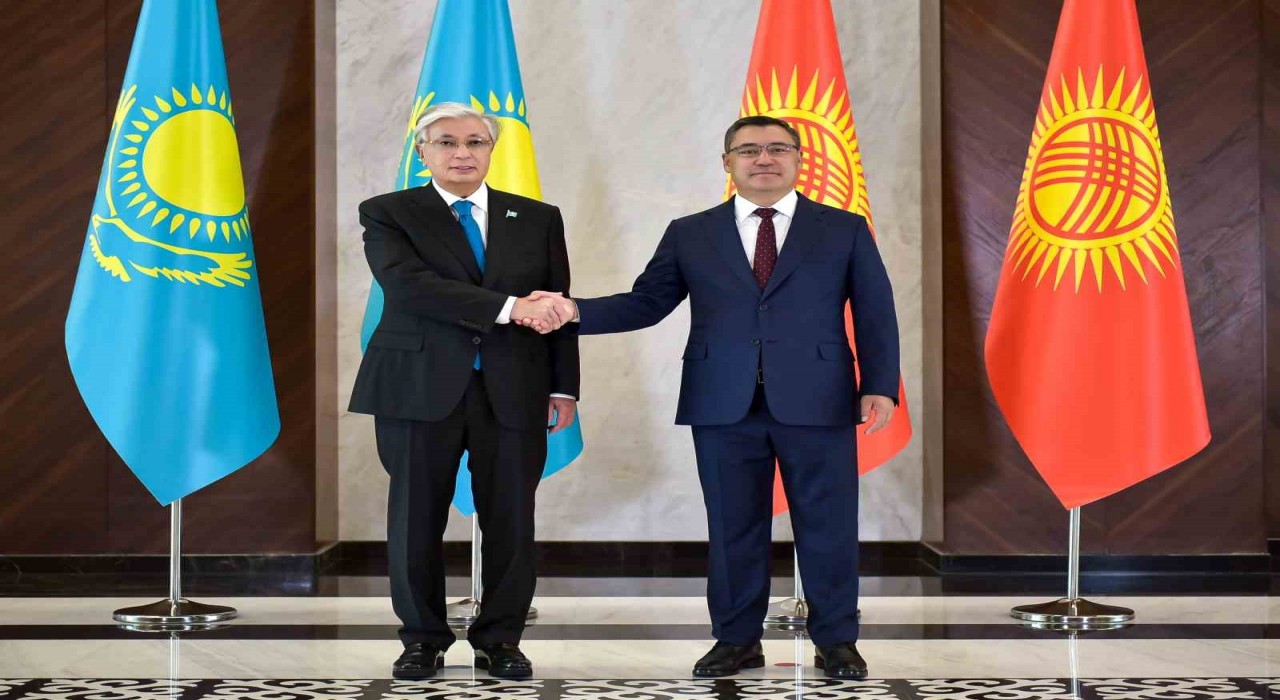 Kazakistan Cumhurbaşkanı Tokayevden Kırgız mevkidaşı Caparova Altın Kartal devlet nişanı