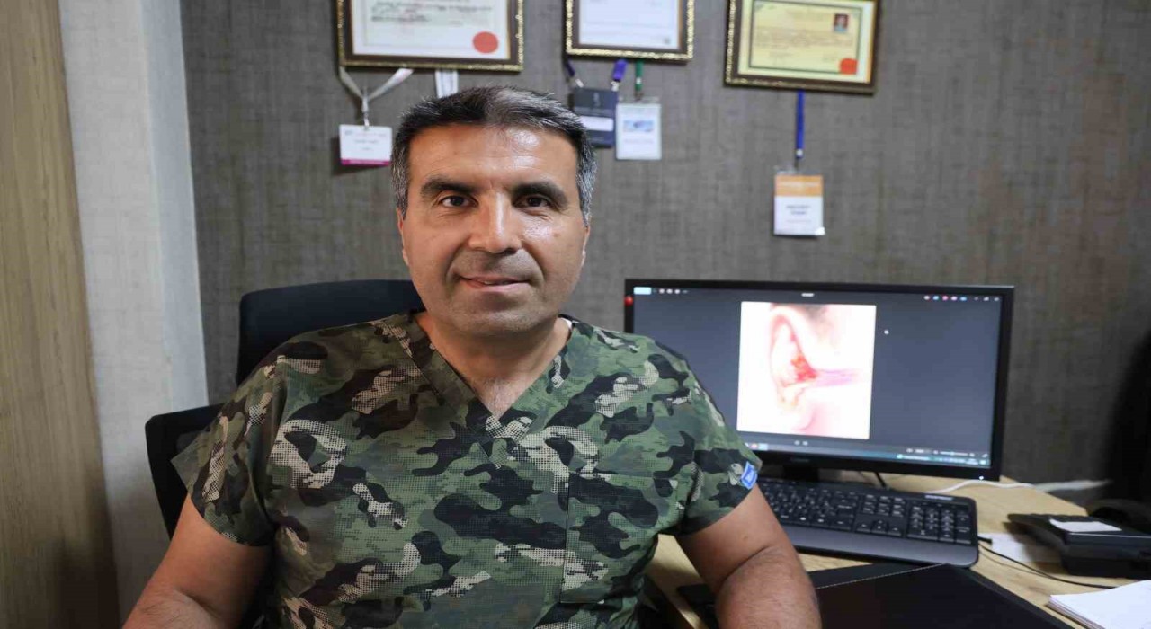 KBB Uzmanı Özer: Kulaklarımız ıslak ve nemli kalınca yüzücü kulak hastalığı oluşuyor