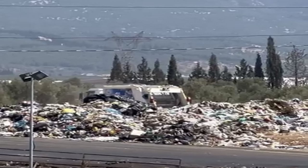 Kemalpaşada çöp dağları oluştu