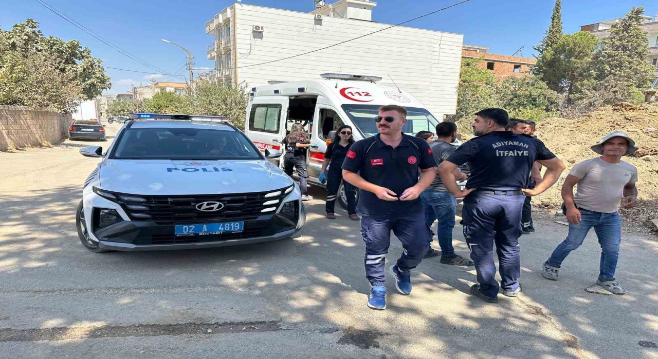 Kepçe operatörü enkaz altında kaldı ihbarı ekipleri alarma geçirdi