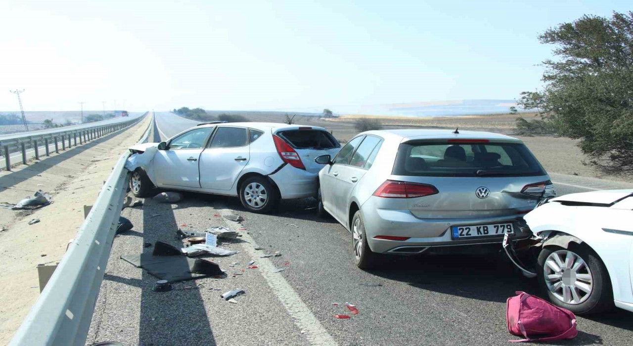 Kırklarelinde çıkan yangında yoğun duman kazaya sebep oldu: 6 yaralı