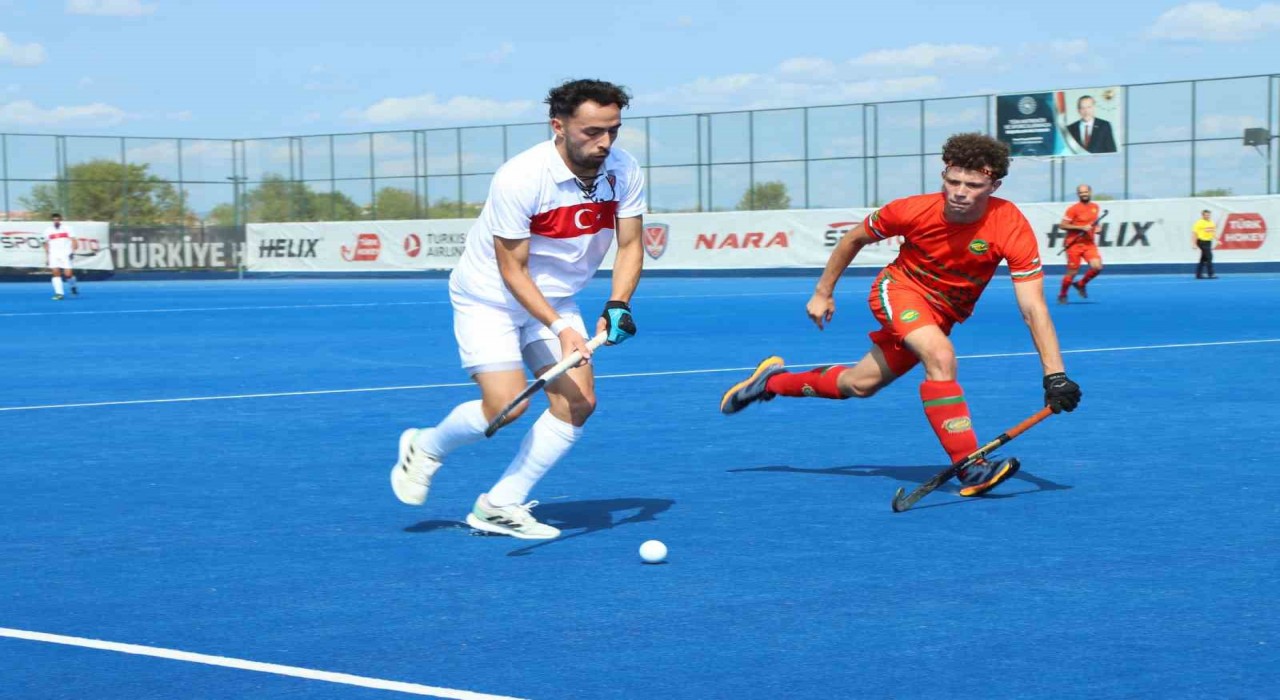 Kırklarelinde Hokey Avrupa Şampiyonası nefes kesiyor