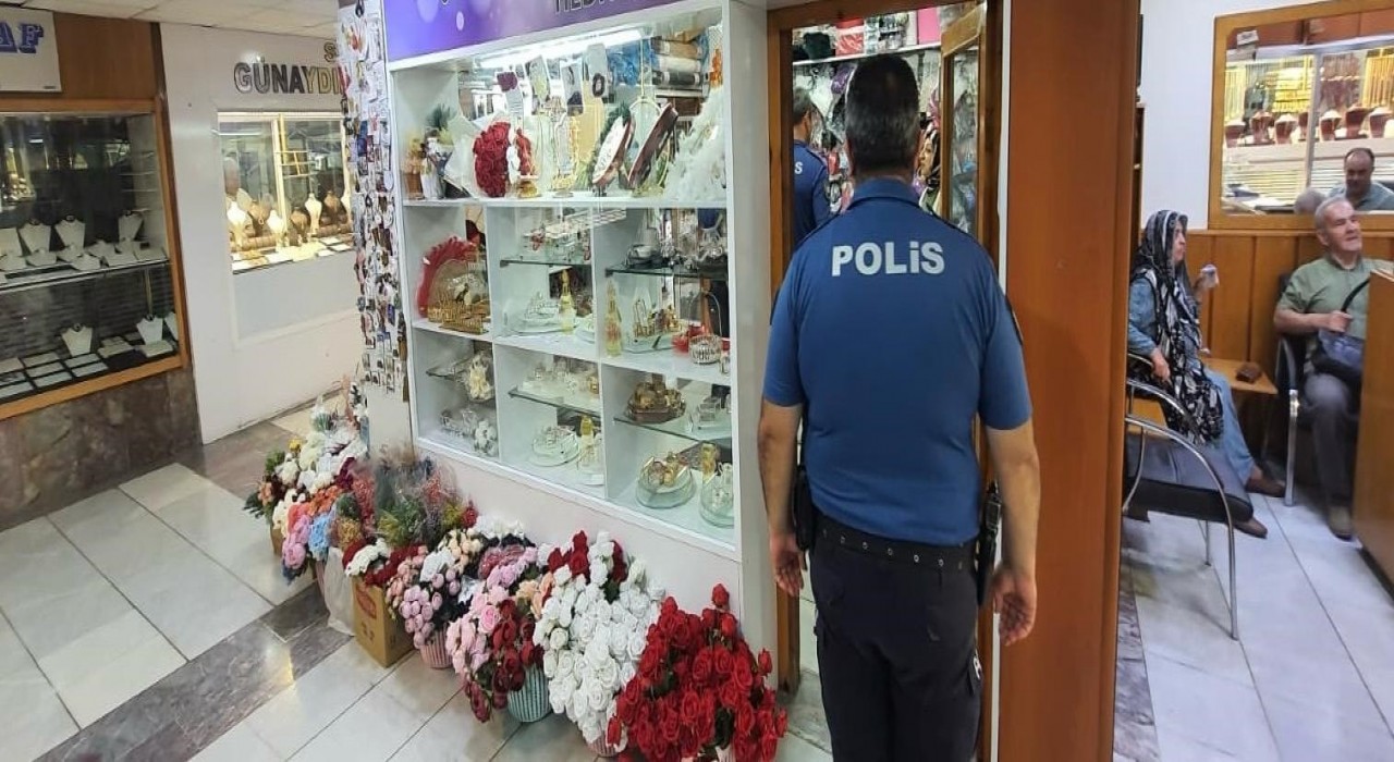 Kırşehirde polis ekiplerinden piroteknik madde denetimi