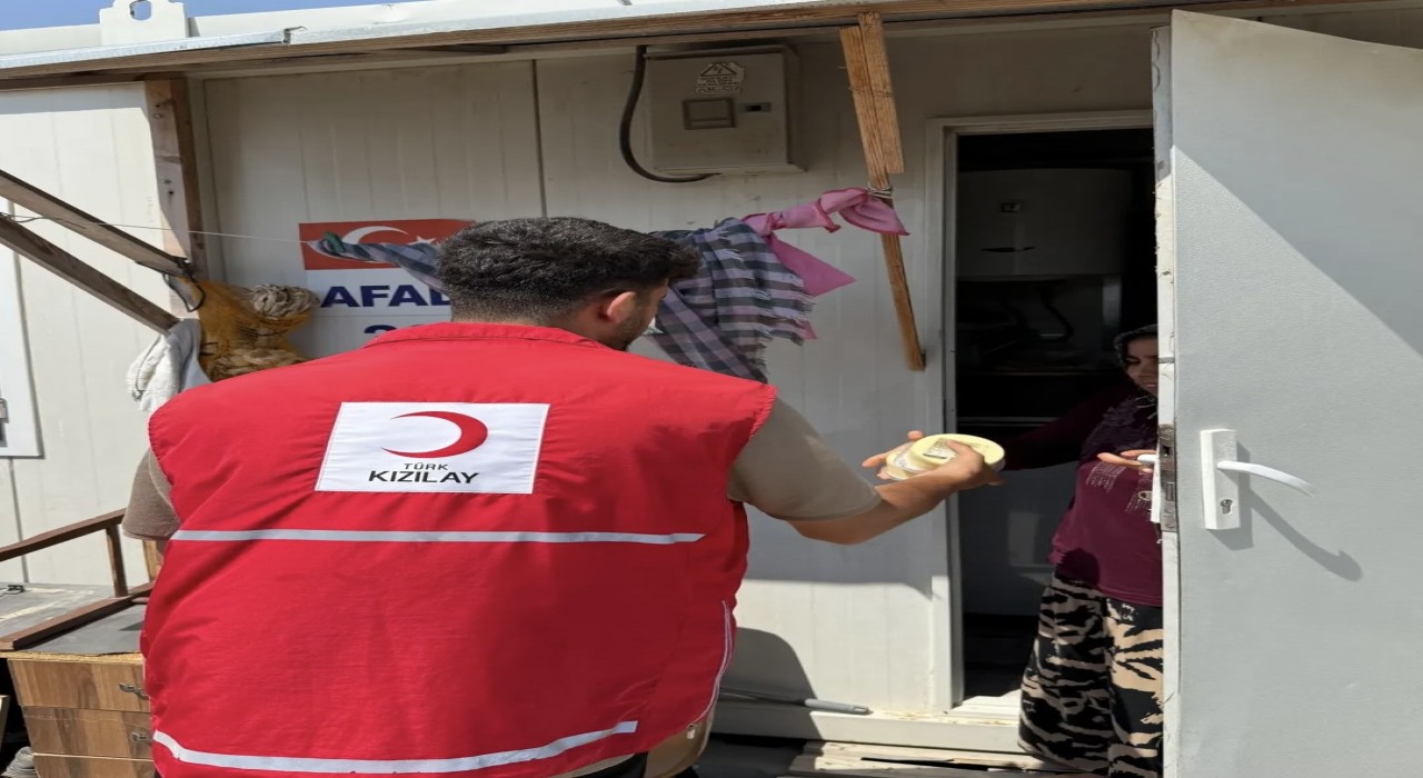 Kızılaydan konteyner kentteki depremzedelere kahvaltılık desteği
