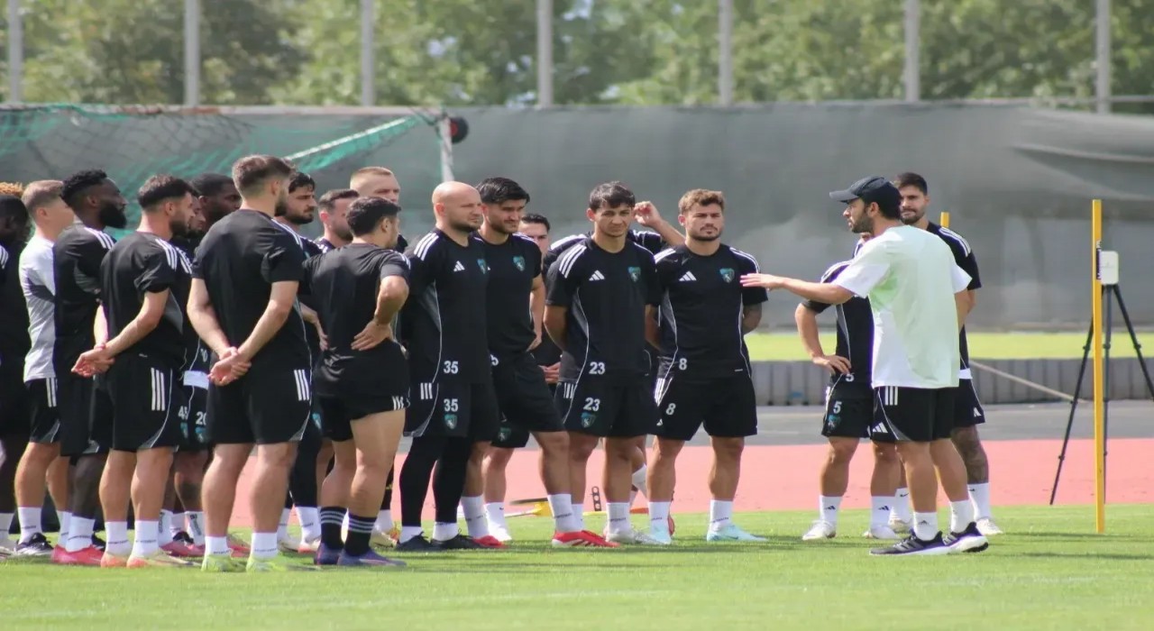 Kocaelispor ile Samsunspor 22 yıl sonra Süper Ligde karşı karşıya geliyor