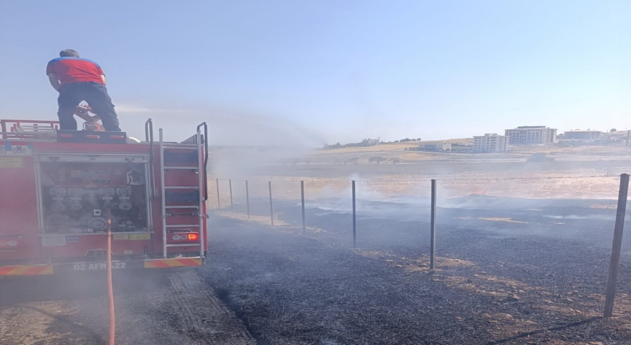 Korkutan anız yangını söndürüldü