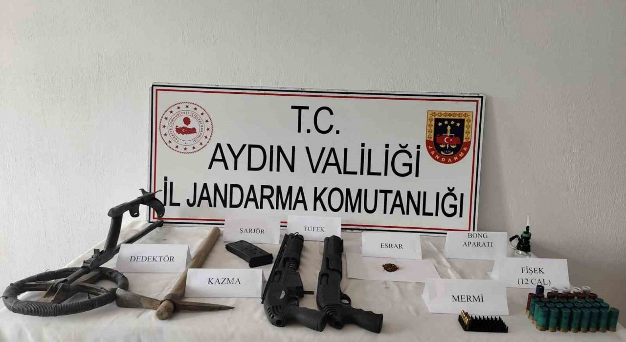 Köşkteki işletmenin ek binasında uyuşturucu ve av tüfekleri ele geçirildi
