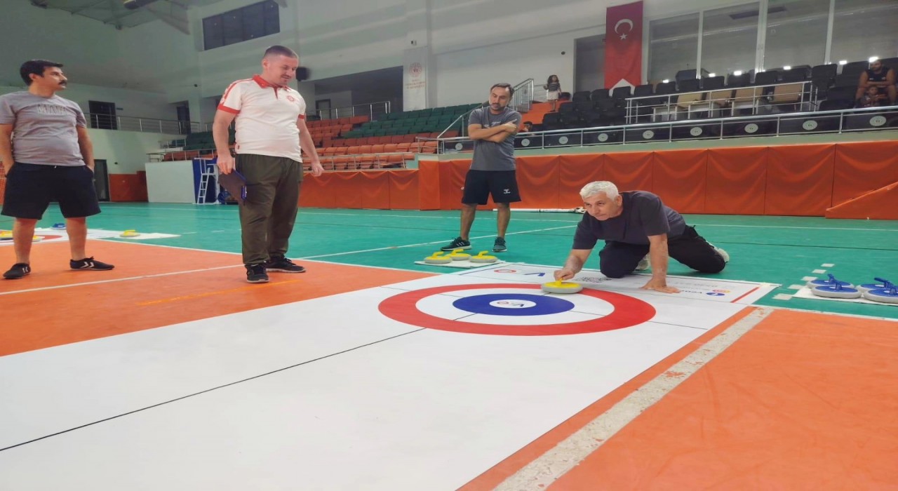 Köyceğizde Zafer Kupası Flor Curling turnuvası başladı