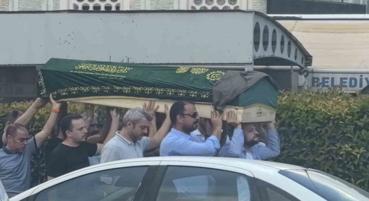 Kreş havuzunda fenalaşan Berra, gözyaşlarıyla toprağa verildi