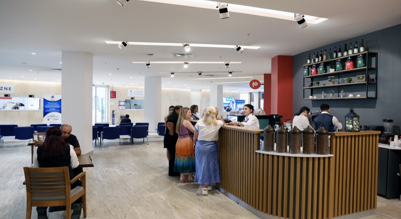 Küçükçekmece Belediyesi  Ana Hizmet Binasına yeni sosyal alan: Kafe K hizmete açıldı