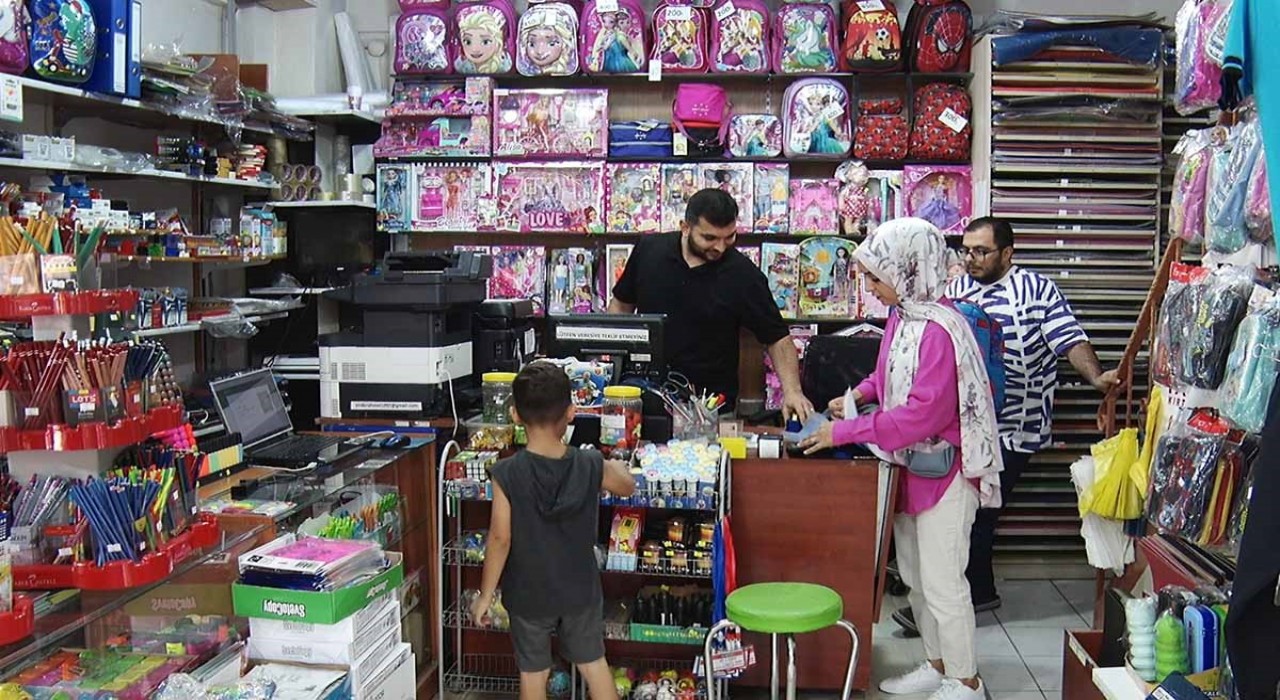 Küçükçekmece Belediyesinden 6 bin öğrenciye kırtasiye desteği