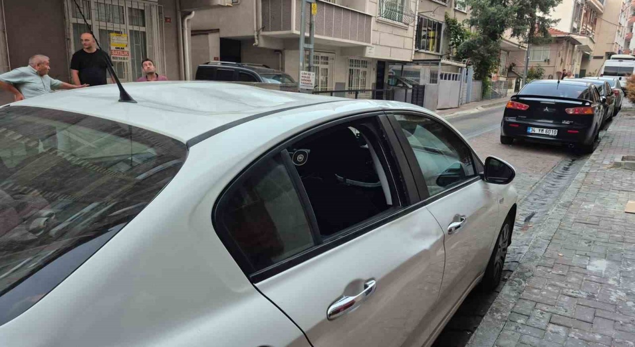 Küçükçekmecede ailesini rehin alan şahıs 3. kattan aşağı atladı