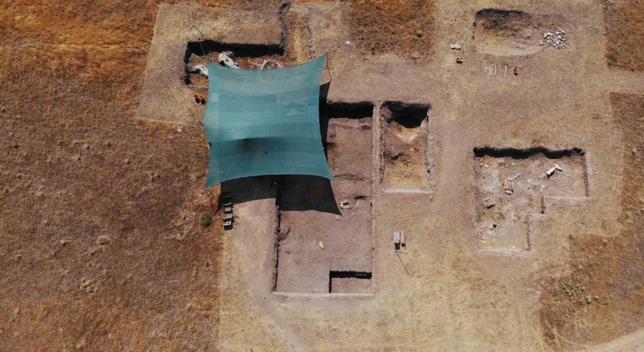 Küllüoba Höyüğündeki mezarlık alanda yapılan arkeolojik çalışmaların ilginç sonuçları