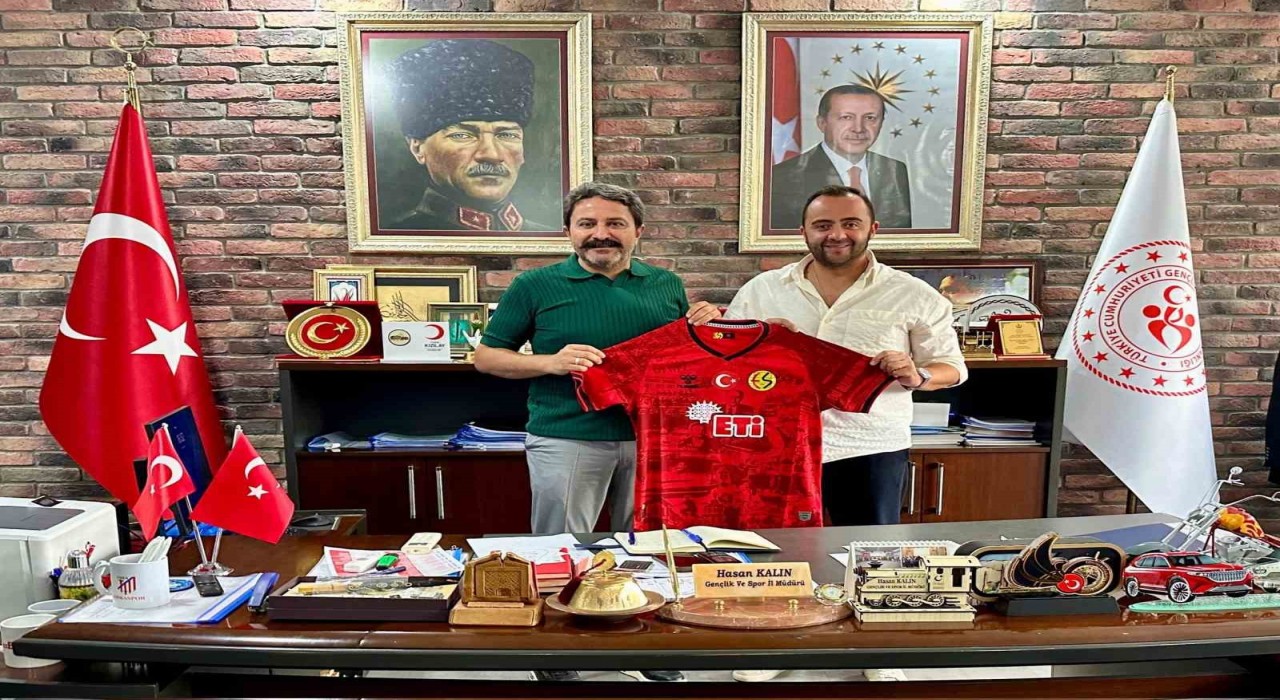 Kulüp yönetiminden Gençlik ve Spor İl Müdürü Hasan Kalına ziyaret