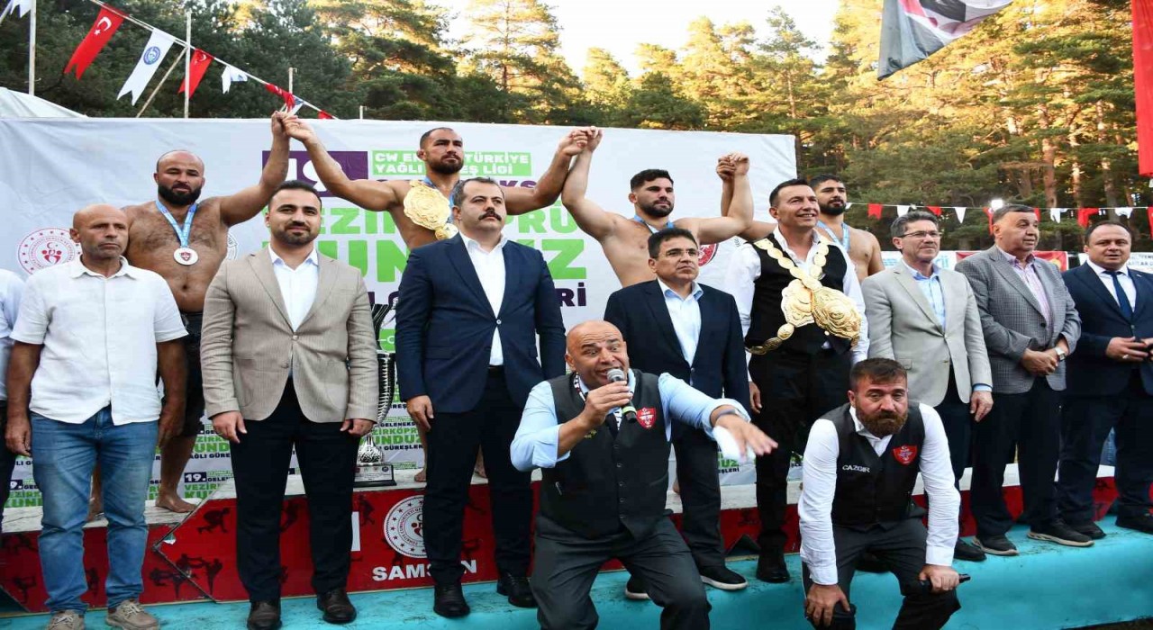 Kunduzda Başpehlivan Feyzullah Öztürk