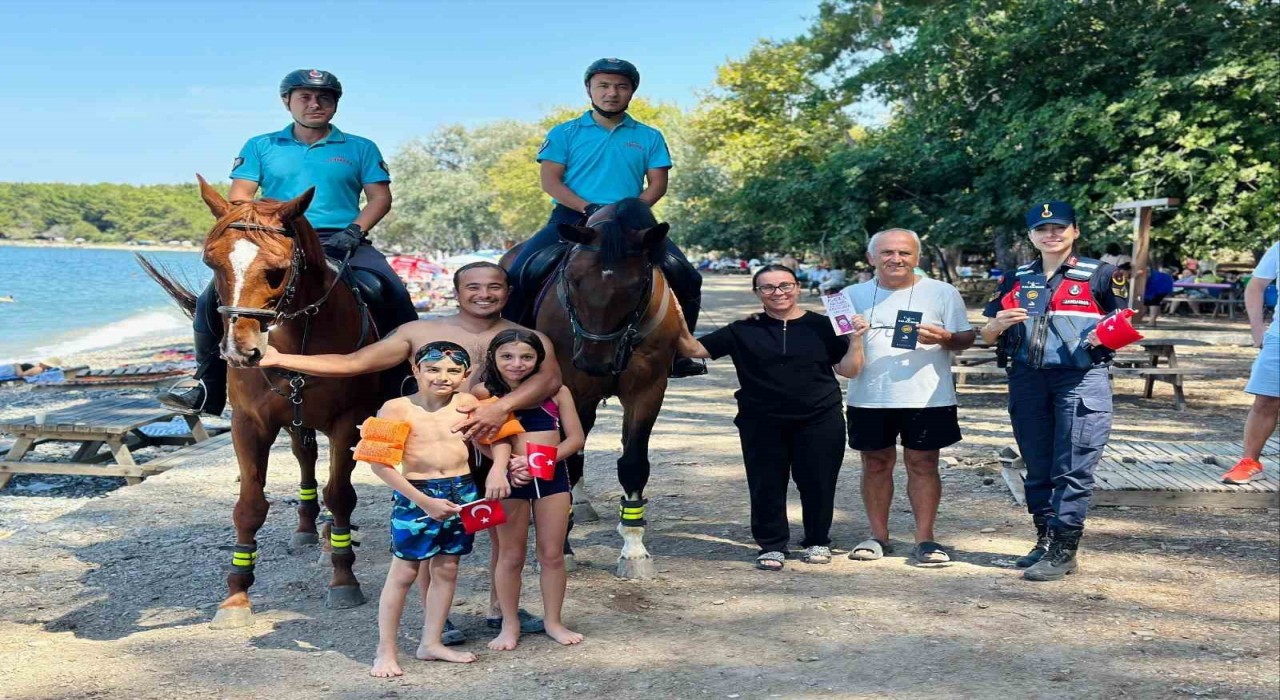 Kuşadasında jandarmadan KADES bilgilendirmesi