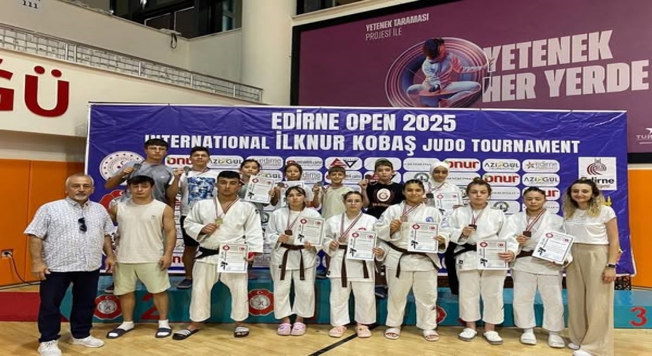 Kütahya Belediyesporlu Judocular Edirneden 10 madalya ile döndü