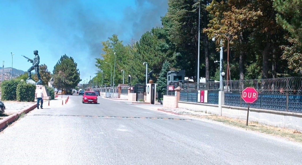 Kütahya Hava Er Eğitim Tugay Komutanlığında çıkan yangın söndürüldü