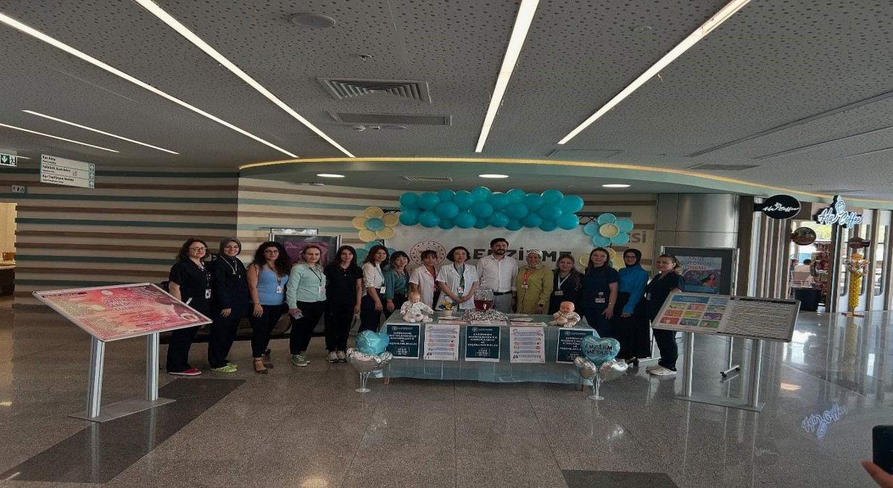 Kütahya Şehir Hastanesinde bebek sağlığı için emzirme ve anne sütünün önemi anlatıldı